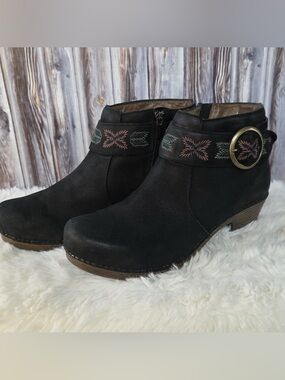 Dansko Embroidered Clogs 40